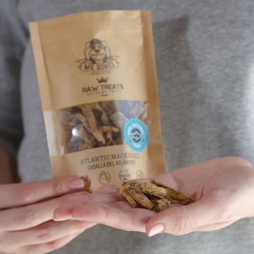 Premio natural deshidratado para perro y gato de caballa