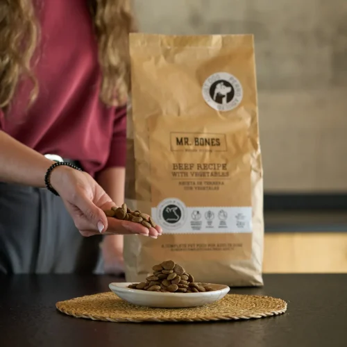 Pienso natural sin cereales de ternera para perros. Mr.Bones